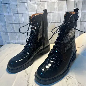 [ 새상품급 ] ing 악어 엠보싱 레이스업 부츠 23