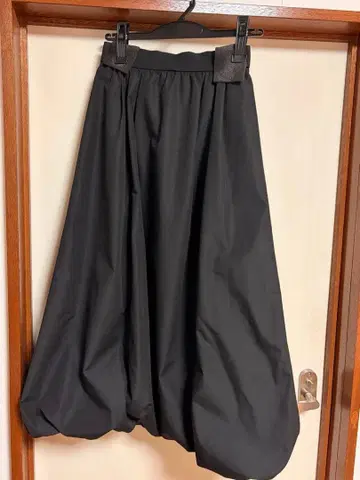 노리즈 소피 타프타 벌룬 스커트 블랙