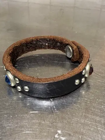 HTC 가죽제 스터드 팔찌