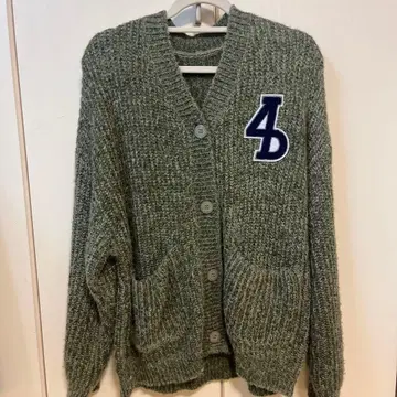 카키 4D 자수 니트 가디건