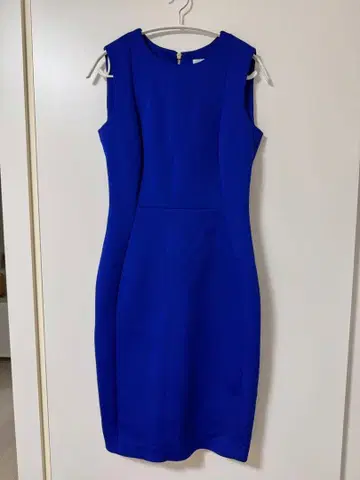 [ Calvin Klein ] 슬리브리스 타이트 원피스