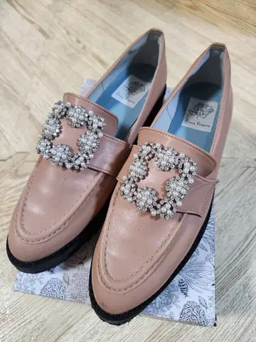 엠마 프란시스 비쥬 로퍼