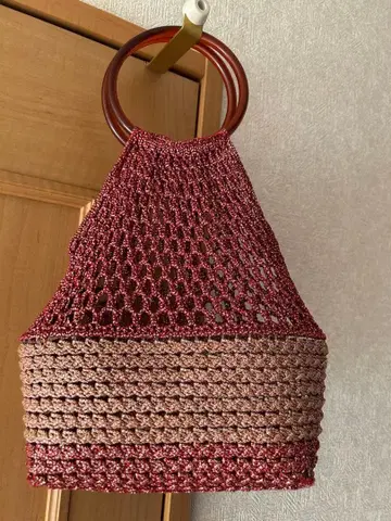 메쉬 편물 백 라운드 핸들 와인 레드