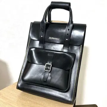 익일 배송! Dr.Martens 백팩 가죽 블랙