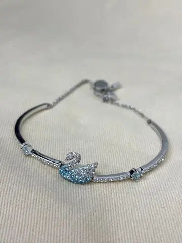스와로브스키 ICONICSWAN 뱅글