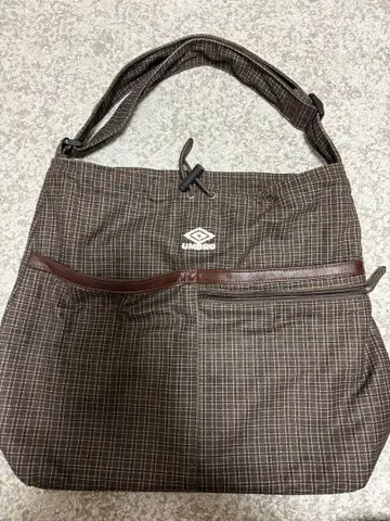 프릭스토어 UMBRO 체크 무늬 숄더백