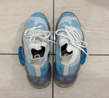 그라운즈 스니커즈