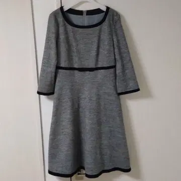 미사용 새상품 FRANCO FERRARO 리본 이소재 A라인 원피스