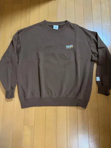 Vision 스트릿웨어 맨투맨 브라운