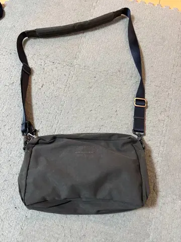 스탠다드서플라이 위켄드 숄더 백 올리브