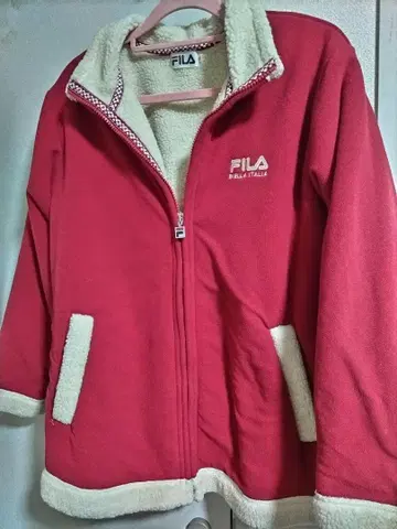 휠라 여성용 두꺼운 원단 보아 점퍼