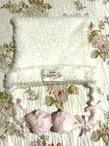 디즈니 팬캡 마리 폼폼 니트