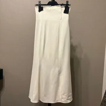 [ 새상품 ] 라그나문 아이보리 플레어 스커트