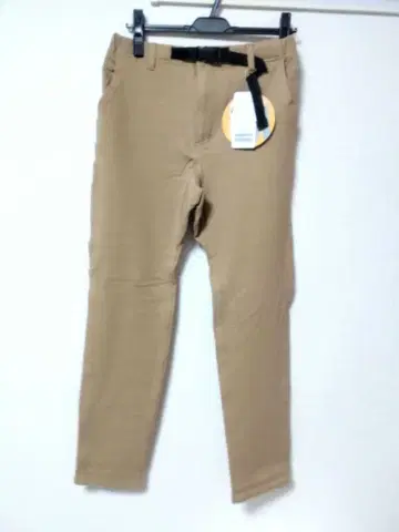 베이직 재고 베이지 슬림핏 팬츠