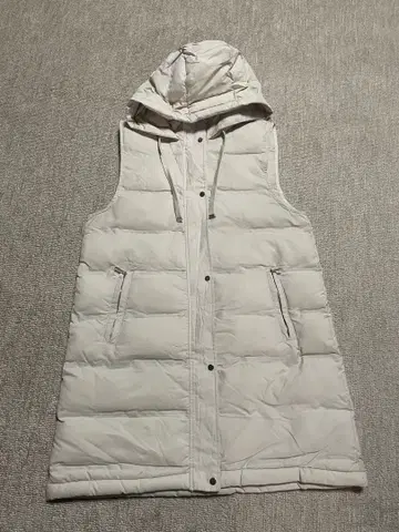 ZARA 새상품급 후드 부착 다운 베스트