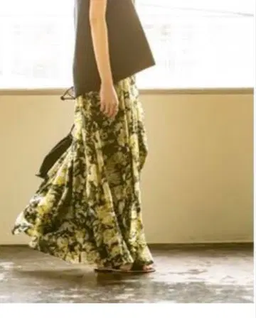 시어 플라워 프린트 맥시 스커트