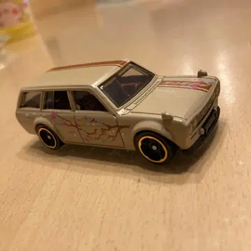 HotWHeeLs 멀티팩 한정판 닷선 510 왜건 벚꽃 패턴