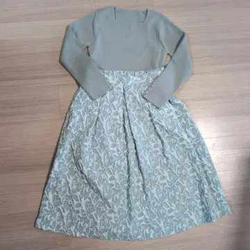 Feroux 페루 민트 그린 스커트 셋업 사이즈 1