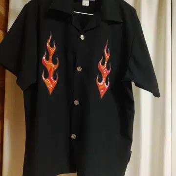 불꽃 디자인 반팔 셔츠 블랙