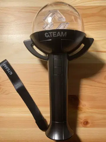 &TEAM 응원봉과 포토 카드 세트