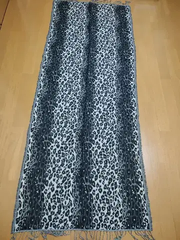 레오파드 무늬 스팽글 스톨