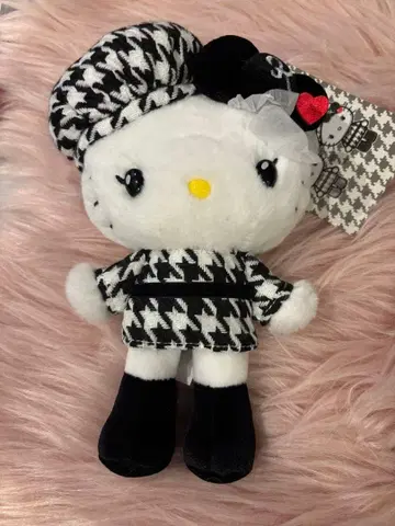 흑백 걸리시 쌍둥이 코디 헬로키티