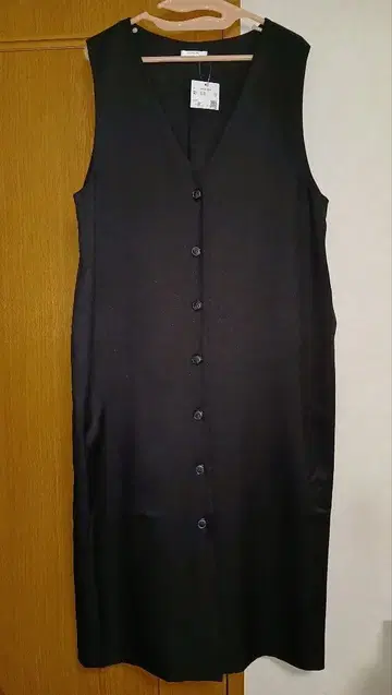 새상품 허니즈 체크 V넥 버튼 사용 점프 스커트 원피스 블랙