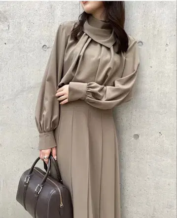 [ 가격 인하 ] anuans 스카프 넥 블라우스