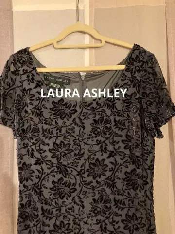 LAURA ASHLEY 그레이 플라워 패턴 원피스