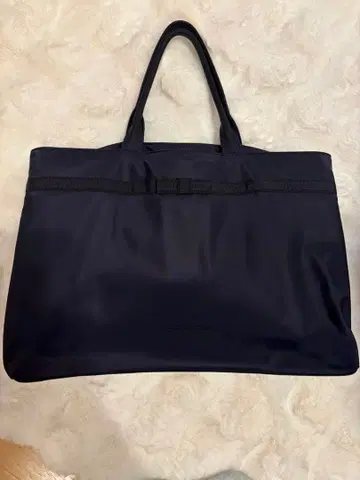 수험에, 송영에 TOCCA 네이비 토트백