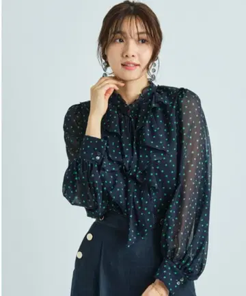 택 포함 새상품 저스길리티 시어 도트 보타이 블라우스