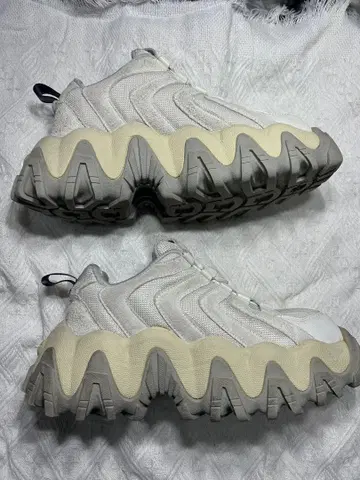 Eytys 통굽 스니커즈 화이트 가격 인하 가능합니다.