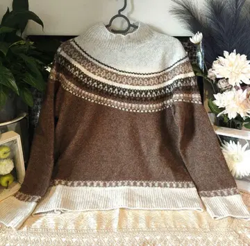 언타이틀 자카드 무늬 하이넥 니트 스웨터 울