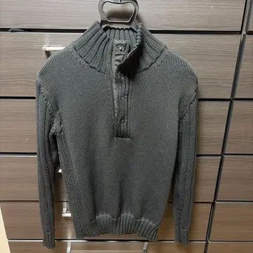 DKNY 다크 그레이 하이넥 스웨터 M