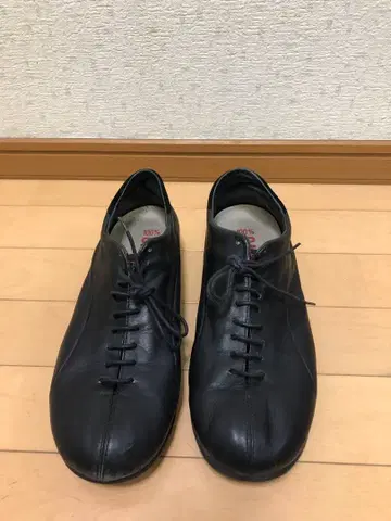 CAMPER 블랙 가죽 스니커즈