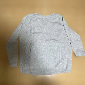 두즈엠 클래스 그레이 V넥 긴팔 니트 스웨터