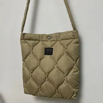 초레어 디자인 Taion 다운 숄더백 퀼팅 베이지