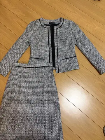 [ 익일 배송 ] 트위드 자켓과 타이트 스커트 세트