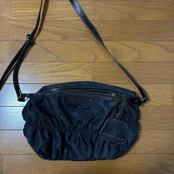 A nnaSui 블랙 나일론 숄더백