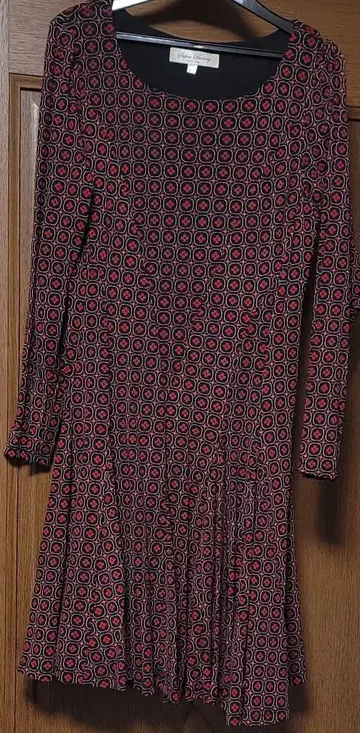 Super Beauty 무릎 기장 원피스 42