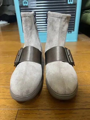 그레이 스웨이드 부츠 23.5cm 발수 가공