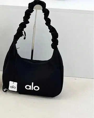 alo 크로스 바디백 블랙