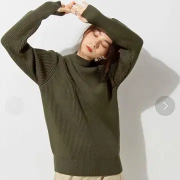 하이크 HYKK 올리브색 리브 니트 긴팔 니트