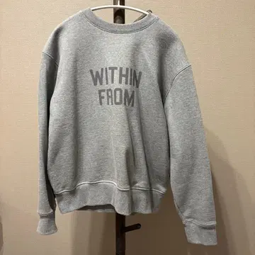 그레이 프린트 크루넥 맨투맨