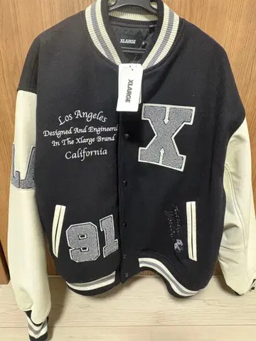 엑스라지 블랙 바시티 자켓 M 사이즈