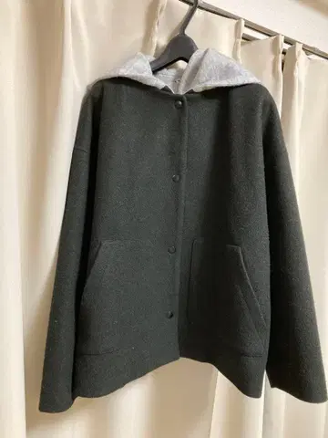 후드 부착 코트 (탈부착 가능) 여성 겨울 착용 사진 있음