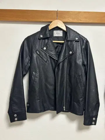 EMODA 가죽 라이더 자켓 에모다