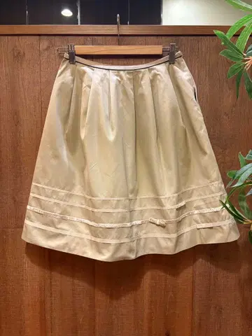 Lois CRAYON 베이지 플레어 스커트