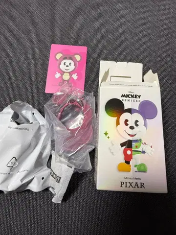 Disney Mickey Remixed: Mickey Meets Pixa