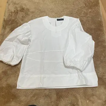 BEATINGHEART 화이트 벌룬 슬리브 셔츠 사이즈 2